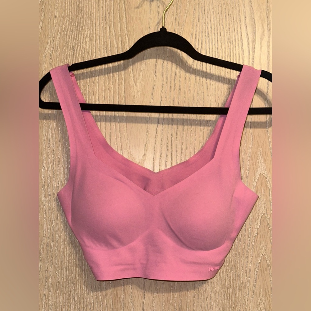 SKIMS SUGAR PINK PLUNGE LONGLINE BRALETTE